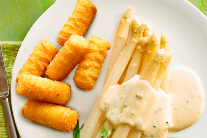 Spargel mit Estragon-Orangen-Hollandaise und Genießer Kroketten